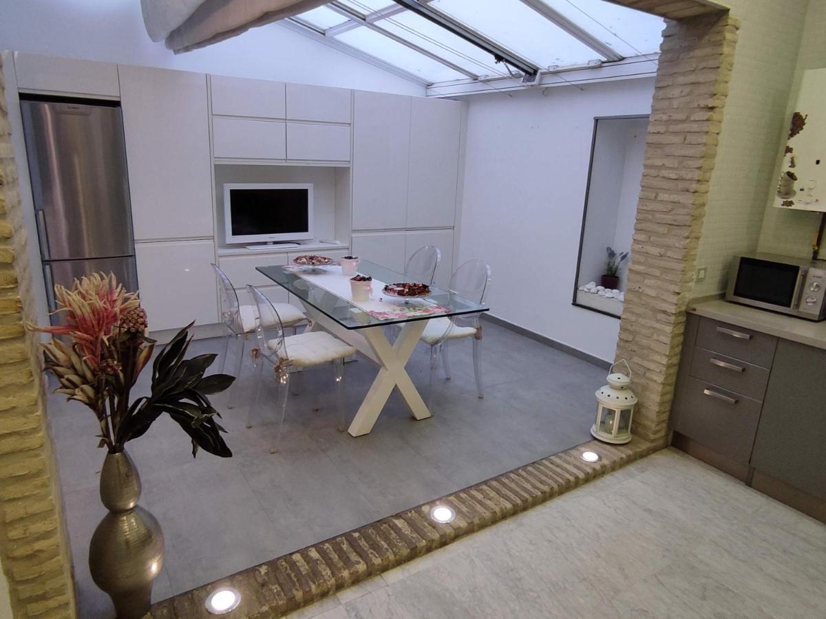 Apartamento Un Jardin En La Alfalfa - Kainga Homes Севиля Екстериор снимка
